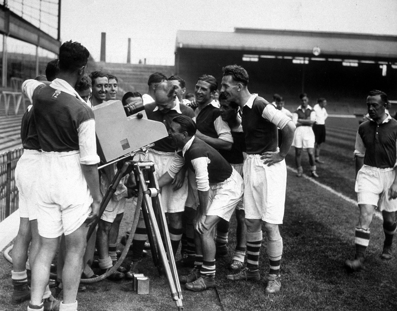 Illustration for article titled The Evolution of the TV Camera From Football Fields to Space in 40 Steps